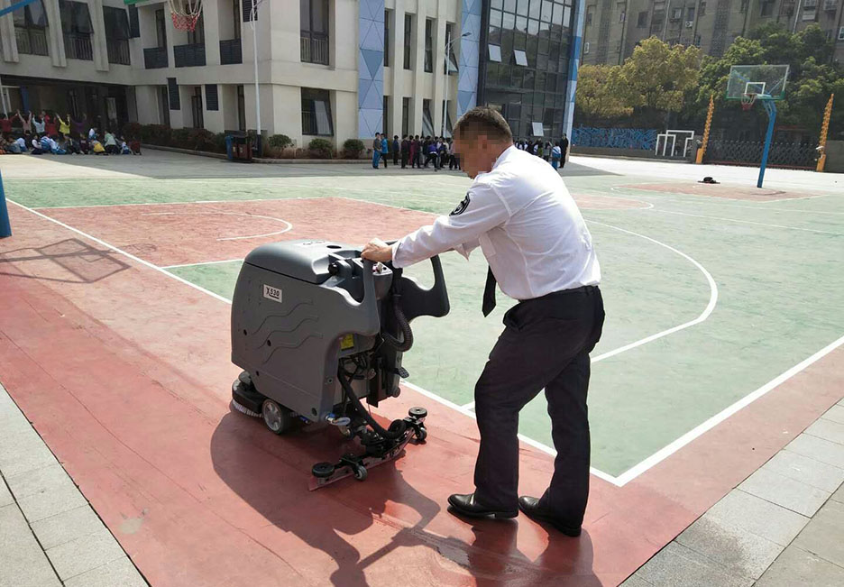 江西大型清潔設備多功能洗地機和電動<a href=http://m.zglianjie.com target=_blank class=infotextkey>掃地車生產廠</a>
