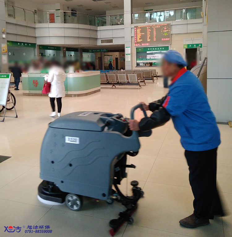 醫院保潔,醫院手推式洗地機大廳清洗