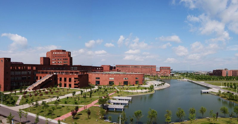 江西師范大學(xué)旭潔洗地機(jī)客戶案例-<a href=http://m.zglianjie.com target=_blank class=infotextkey>洗地機(jī)生產(chǎn)廠</a>家